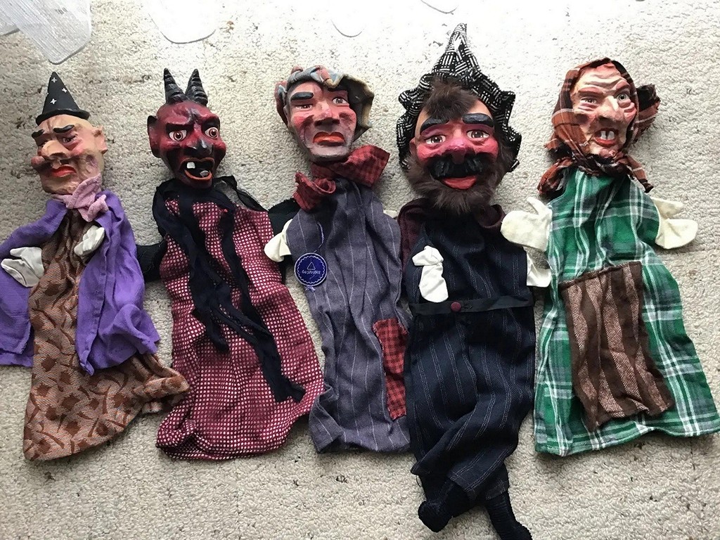 90 Jahre Puppenspiel und Herstellung von Handspielpuppen Puppen